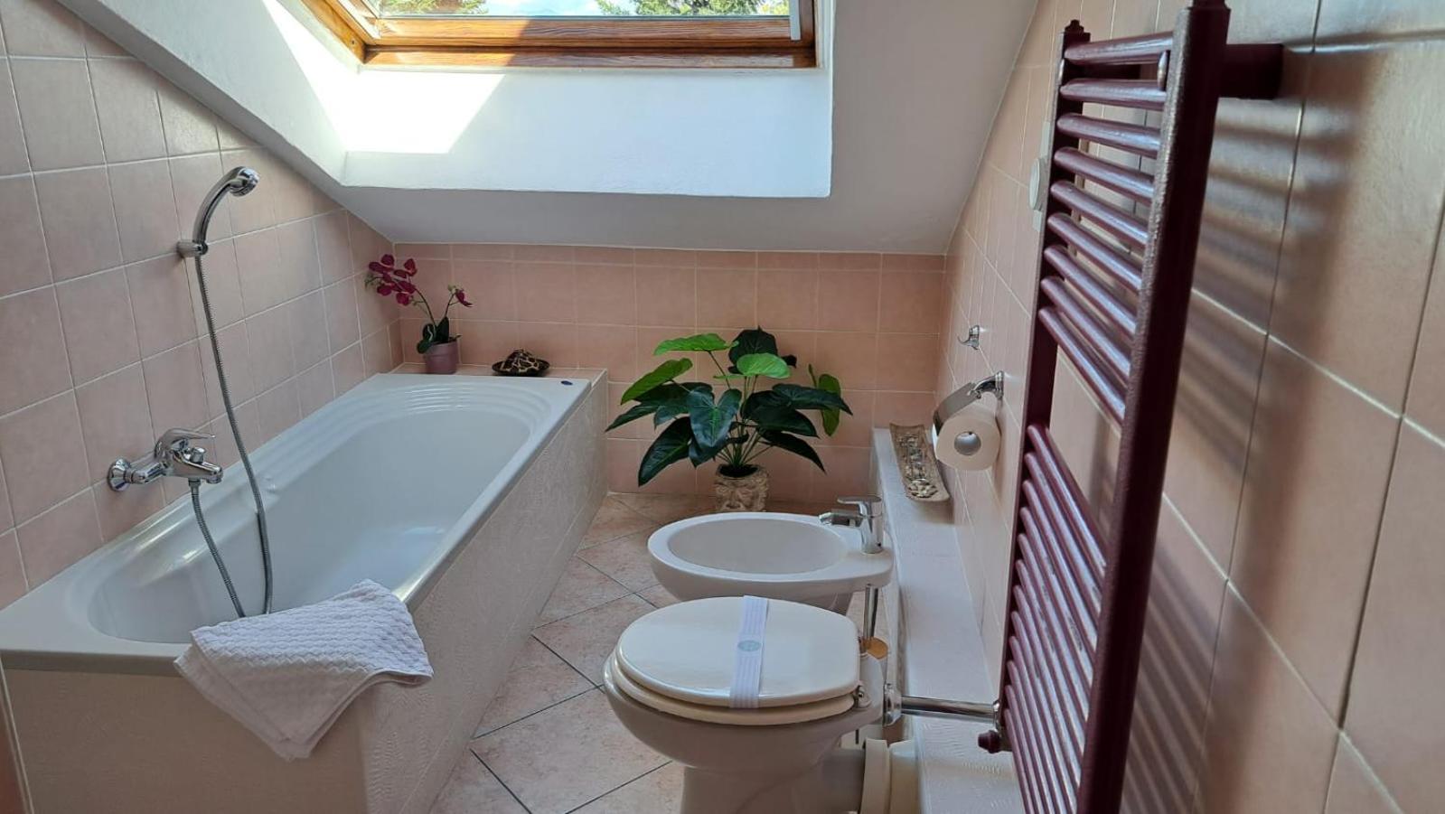 Appartement Casa Paola - Stazione 400 Mt - Free Wifi à Arcore Extérieur photo